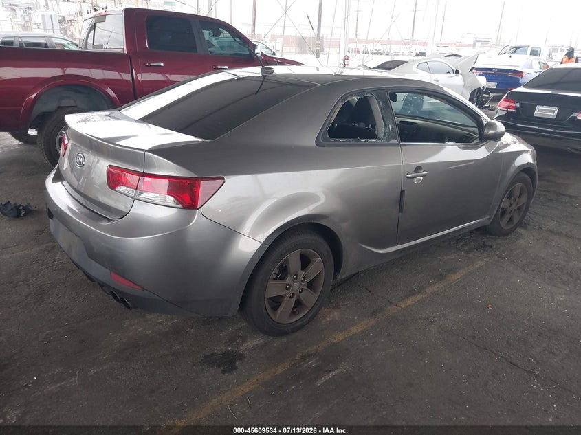 2011 Kia Forte VIN KNAFU6A2XB5441932 IAAI salvage auction — RIGHT SIDE, Salvage (California), sold $100 on 2026-07-28 (photo 4)