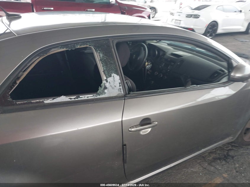 2011 Kia Forte VIN KNAFU6A2XB5441932 IAAI salvage auction — RIGHT SIDE, Salvage (California), sold $100 on 2026-07-28 (photo 6)