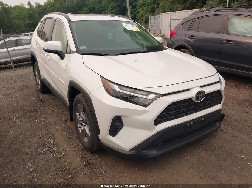 2025 Toyota Rav 4 VIN JTMRWRFV0SD310142 IAAI salvage auction — SIDE, Salvage (Massachusetts), sold $17,400 on 2026-08-22 (photo 1)