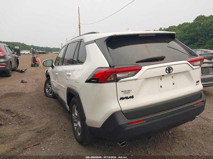 2025 Toyota Rav 4 VIN JTMRWRFV0SD310142 IAAI salvage auction — SIDE, Salvage (Massachusetts), sold $17,400 on 2026-08-22 (photo 3)