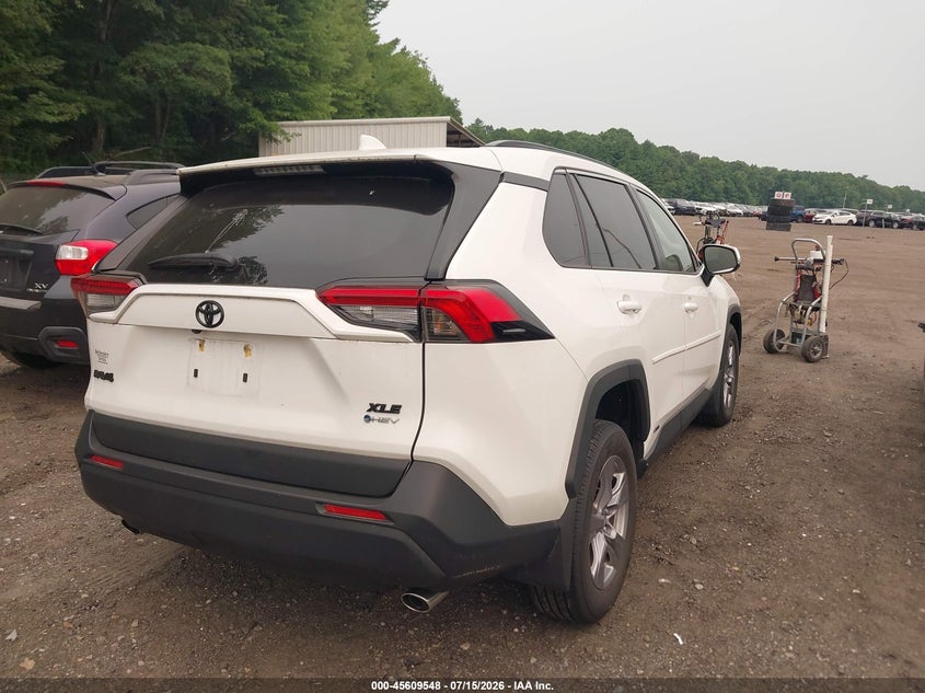2025 Toyota Rav 4 VIN JTMRWRFV0SD310142 IAAI salvage auction — SIDE, Salvage (Massachusetts), sold $17,400 on 2026-08-22 (photo 4)