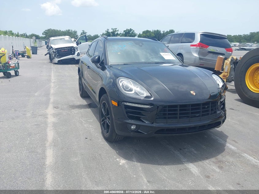 2017 Porsche Macan VIN WP1AB2A54HLB19344 IAAI salvage auction — LEFT FRONT, Salvage Title, sold $5,000 on 2026-08-10 (photo 1)