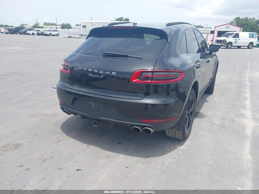 2017 Porsche Macan VIN WP1AB2A54HLB19344 IAAI salvage auction — LEFT FRONT, Salvage Title, sold $5,000 on 2026-08-10 (photo 4)