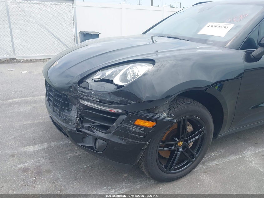 2017 Porsche Macan VIN WP1AB2A54HLB19344 IAAI salvage auction — LEFT FRONT, Salvage Title, sold $5,000 on 2026-08-10 (photo 6)