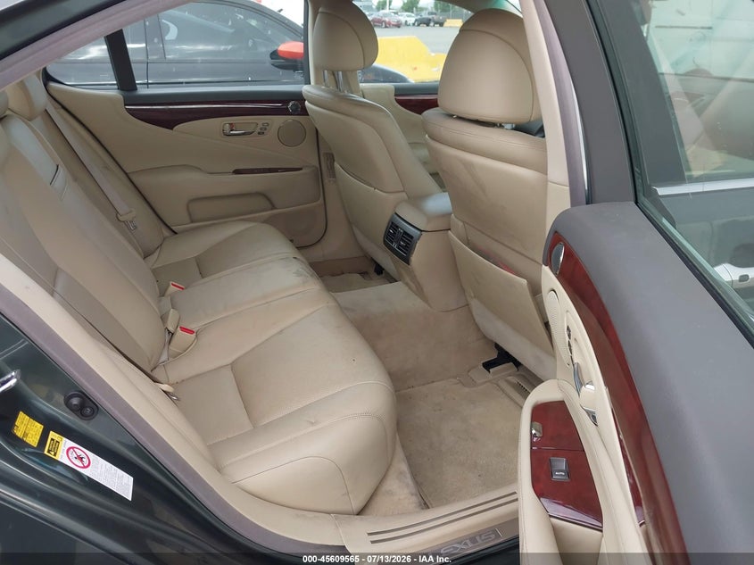 2007 Lexus Ls 460 VIN JTHBL46F175045625 IAAI salvage auction — REAR END, Salvage (California), sold $1,700 on 2026-07-30 (photo 8)
