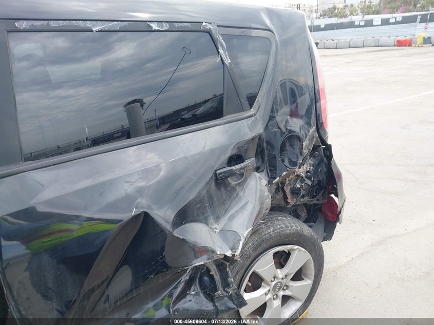 2017 Kia Soul VIN KNDJN2A24H7488731 IAAI salvage auction — LEFT SIDE, Salvage Title (California), sold $850 on 2026-07-22 (photo 6)