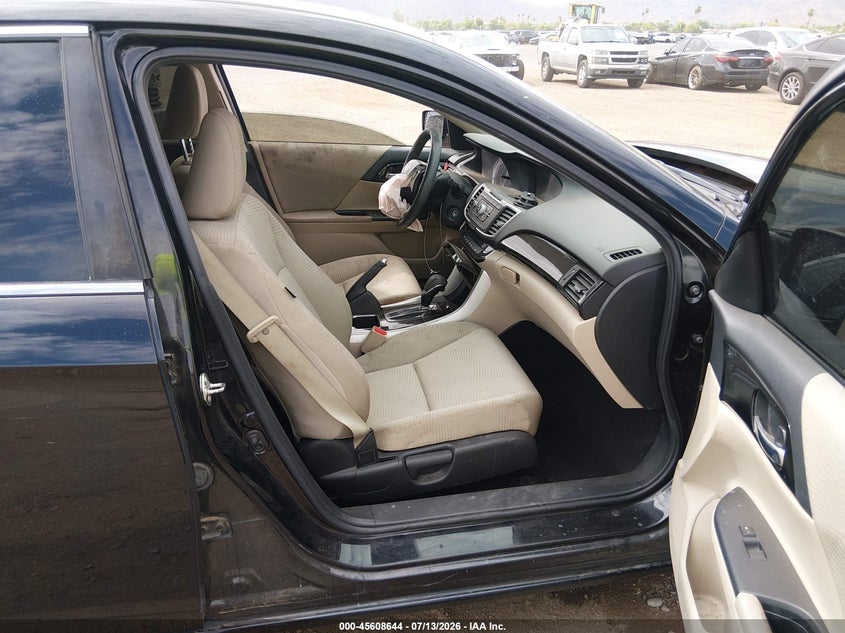 2016 Honda Accord VIN 1HGCR2F3XGA131183 IAAI salvage auction — FRONT END, Wait Title, sold $2,400 on 2026-08-23 (photo 5)