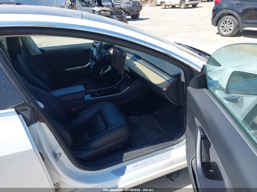 2018 Tesla Model 3 VIN 5YJ3E1EB1JF117832 IAAI salvage auction — LEFT FRONT, Wait Title, sold $5,550 on 2026-09-07 (photo 5)