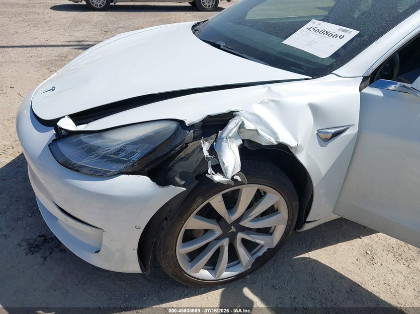 2018 Tesla Model 3 VIN 5YJ3E1EB1JF117832 IAAI salvage auction — LEFT FRONT, Wait Title, sold $5,550 on 2026-09-07 (photo 6)