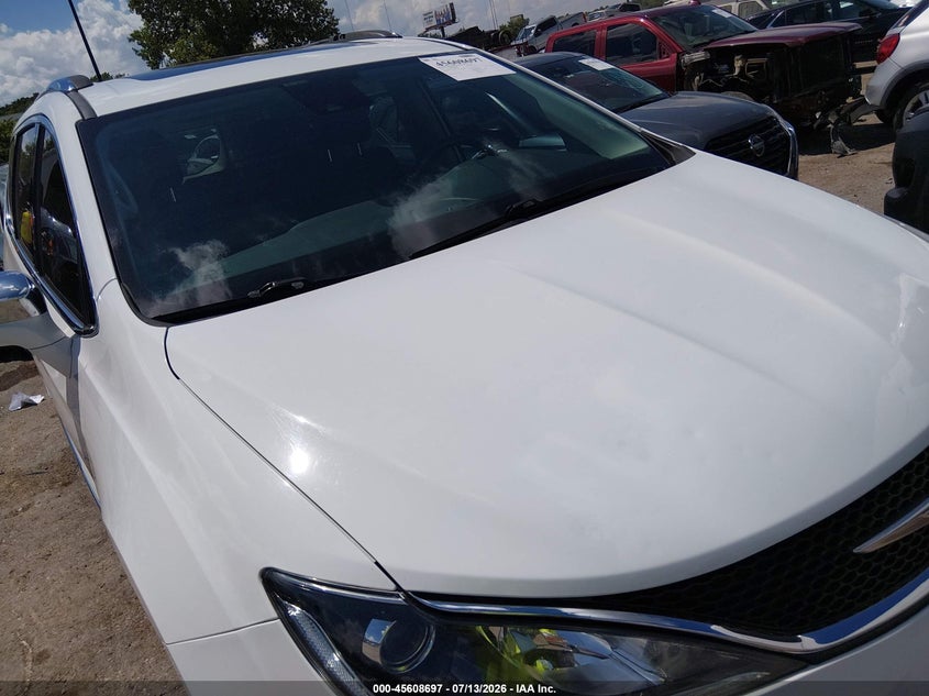 2017 Chrysler Pacifica VIN 2C4RC1GG9HR839685 IAAI salvage auction — HAIL, Salvage Title, sold $2,700 on 2026-07-31 (photo 6)