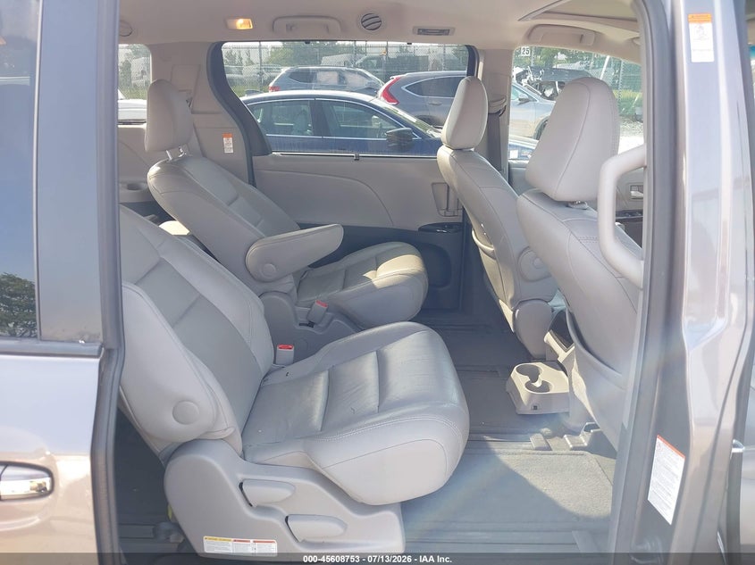 2016 Toyota Sienna VIN 5TDDK3DC2GS129091 IAAI salvage auction — REAR END, Salvage (Pennsylvania), sold $6,100 on 2026-07-26 (photo 8)