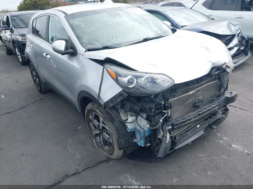 2020 Kia Sportage VIN KNDPM3AC5L7739857 IAAI salvage auction — FRONT END, Salvage Title, sold $2,500 on 2026-08-29 (photo 1)