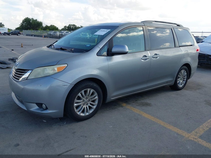 2011 Toyota Sienna VIN 5TDYK3DC0BS104796 IAAI salvage auction — NORMAL WEAR, Clear (Texas), sold $2,600 on 2026-07-30 (photo 2)