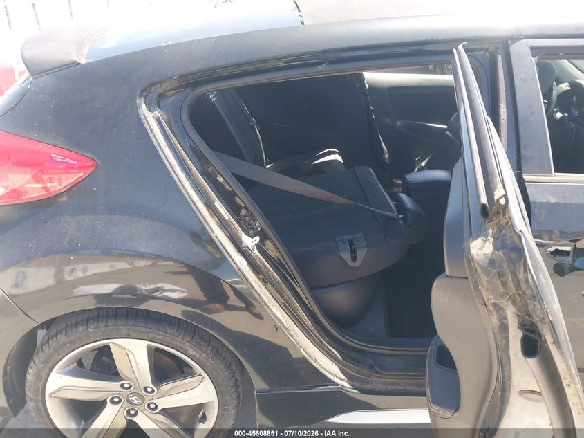 2015 Hyundai Veloster VIN KMHTC6AE4FU221695 IAAI salvage auction — NORMAL WEAR, Clear - Dealer Only (California), sold $350 on 2026-07-27 (photo 8)