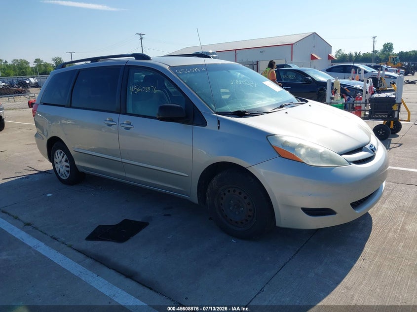 2009 Toyota Sienna VIN 5TDZK23C39S267873 IAAI salvage auction — REAR END, Clear (Indiana), sold $675 on 2026-07-31 (photo 1)