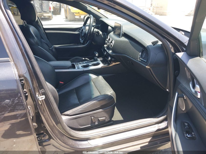 2019 Kia Stinger VIN KNAE45LC1K6062243 IAAI salvage auction — RIGHT SIDE, Salvage (California), sold $3,450 on 2026-07-29 (photo 5)