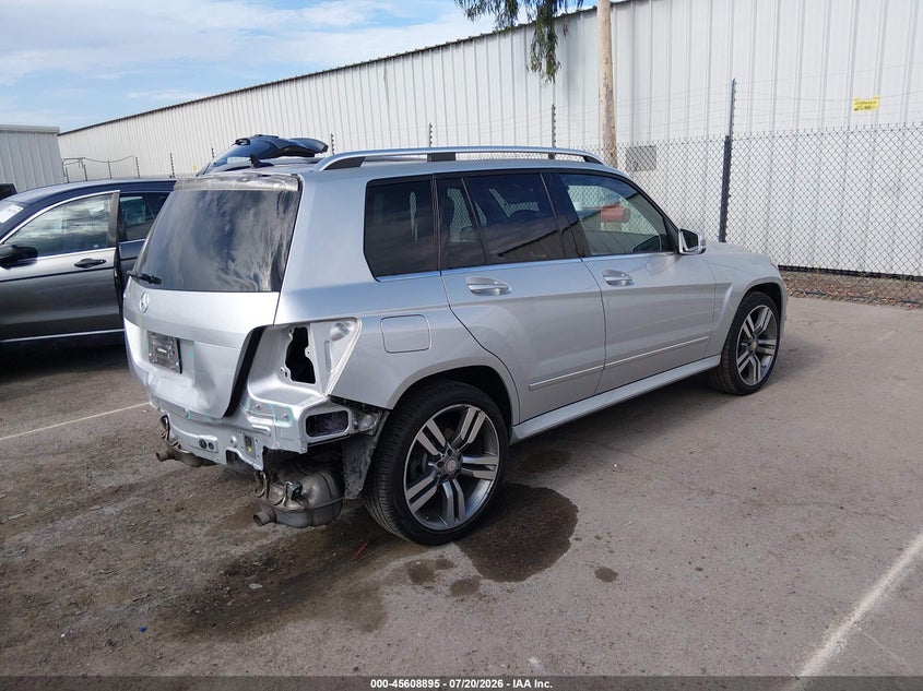 2015 Mercedes-benz Glk-klasse VIN WDCGG5HB0FG339686 IAAI salvage auction — REAR END, Salvage (California), sold $4,600 on 2026-08-03 (photo 4)