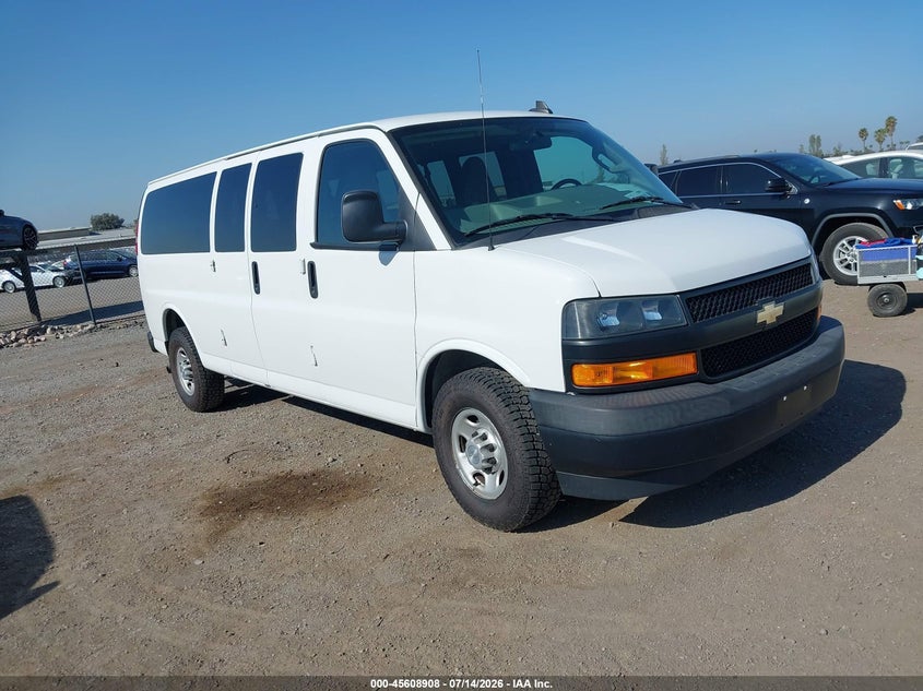 2019 Chevrolet Express 3500 VIN 1GAZGNFG2K1328885 — IAAI salvage auction photo