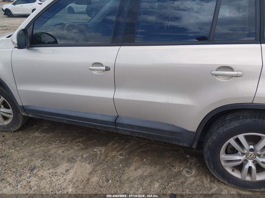 2015 Volkswagen Tiguan VIN WVGAV7AX4FW615923 IAAI salvage auction — NORMAL WEAR, Clear (Georgia), sold $275 on 2026-07-30 (photo 6)