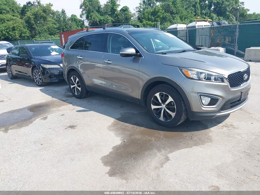 2016 Kia Sorento VIN 5XYPH4A14GG056971 IAAI salvage auction — NORMAL WEAR, Clear (Maryland), sold $4,550 on 2026-07-16 (photo 1)
