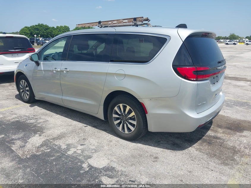 2023 Chrysler Pacifica VIN 2C4RC1L73PR626123 IAAI salvage auction — WATER/FLOOD, Salvage Title, sold $7,675 on 2026-07-30 (photo 3)