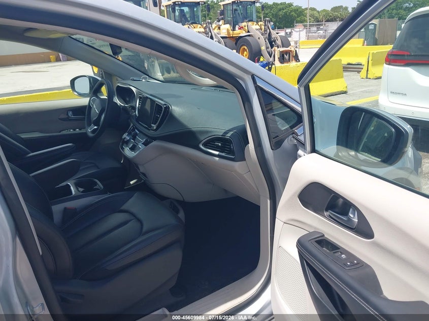 2023 Chrysler Pacifica VIN 2C4RC1L73PR626123 IAAI salvage auction — WATER/FLOOD, Salvage Title, sold $7,675 on 2026-07-30 (photo 5)