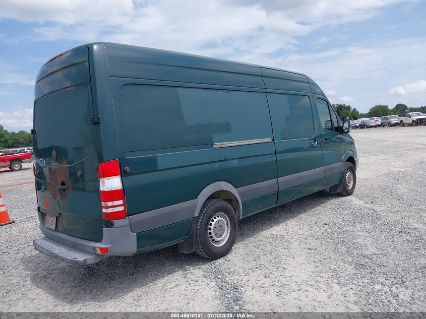 2012 Mercedes-benz Sprinter VIN WD3PE8CC9C5630864 IAAI salvage auction — UNKNOWN, Salvage Title, sold $2,950 on 2026-07-30 (photo 4)