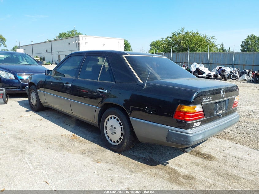 1991 Mercedes-benz VIN WDBEA30D8MB290777 IAAI salvage auction — NORMAL WEAR, Clear, sold $1,100 on 2026-07-29 (photo 3)