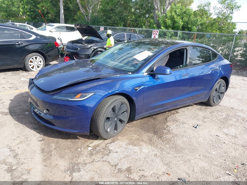 2025 Tesla Model 3 VIN 5YJ3E1EA7SF010213 IAAI salvage auction — RIGHT FRONT, Salvage Title, sold $12,200 on 2026-10-07 (photo 2)