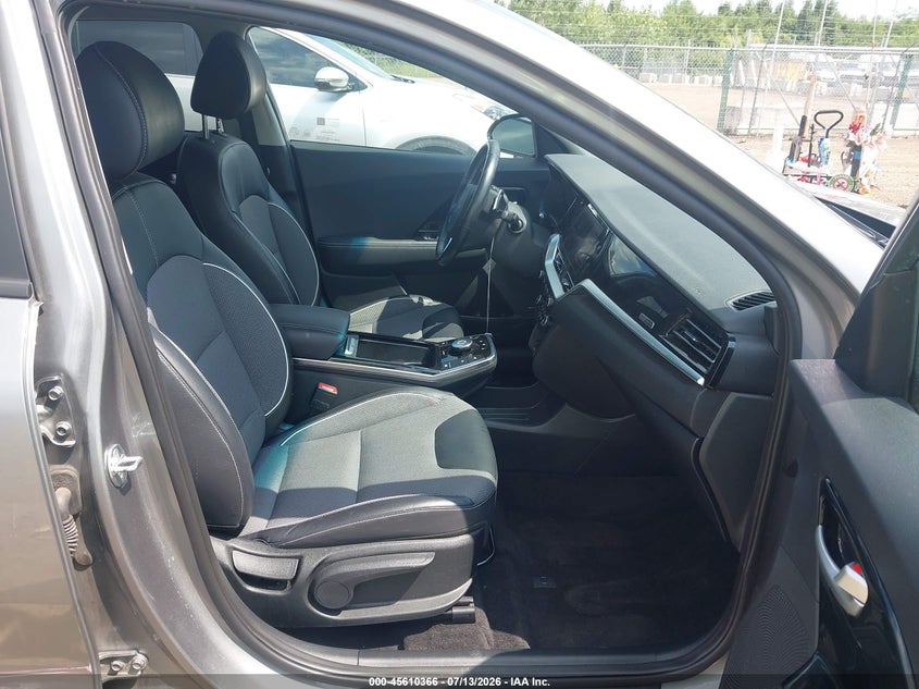 2022 Kia Niro VIN KNDCC3LGXN5158807 IAAI salvage auction — REAR END, Salvage Title, sold $5,300 on 2026-07-29 (photo 5)