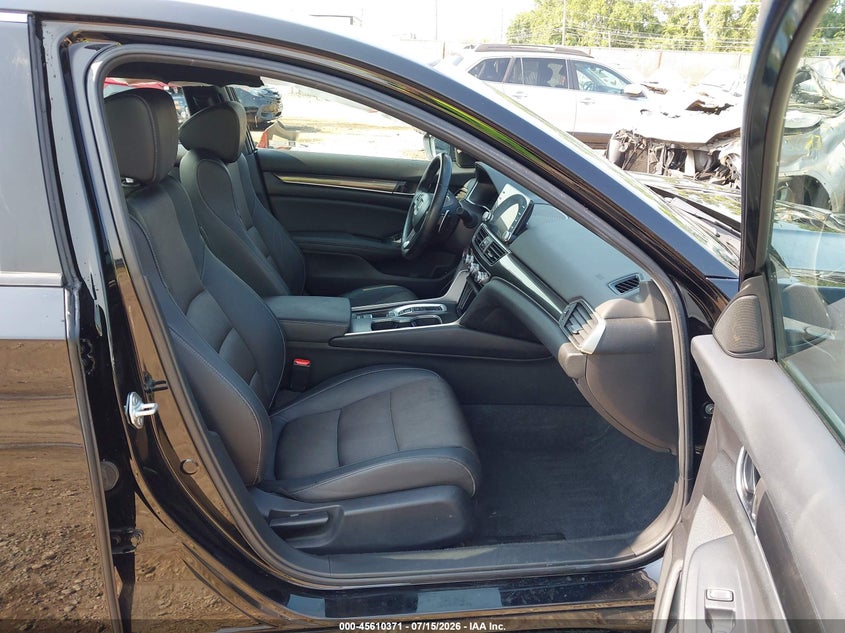2022 Honda Accord VIN 1HGCV2F3XNA004409 IAAI salvage auction — SIDE, Salvage (Ohio), sold $7,300 on 2026-07-31 (photo 5)