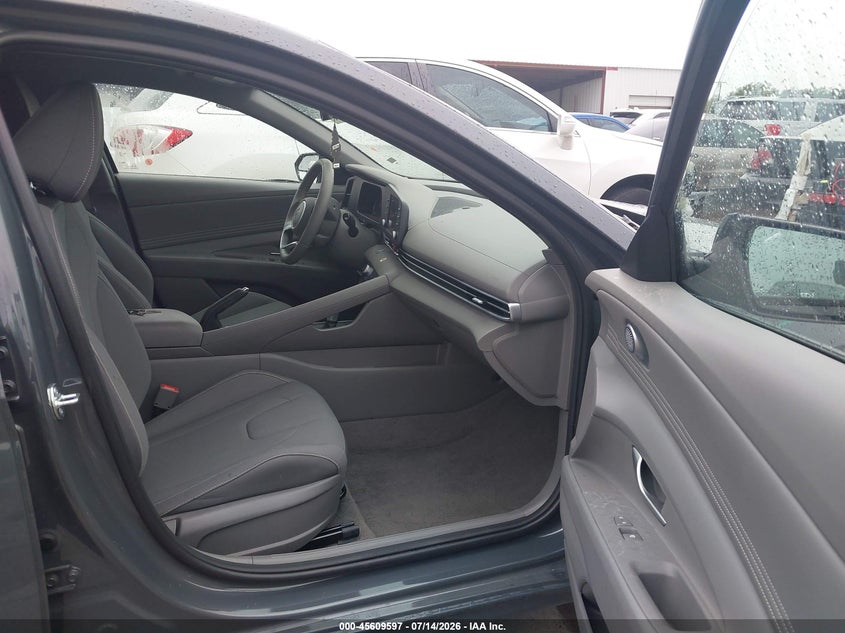 2026 Hyundai Elantra VIN KMHLM4DGXTU123376 IAAI salvage auction — RIGHT FRONT, Salvage Title, sold $5,100 on 2026-07-21 (photo 5)