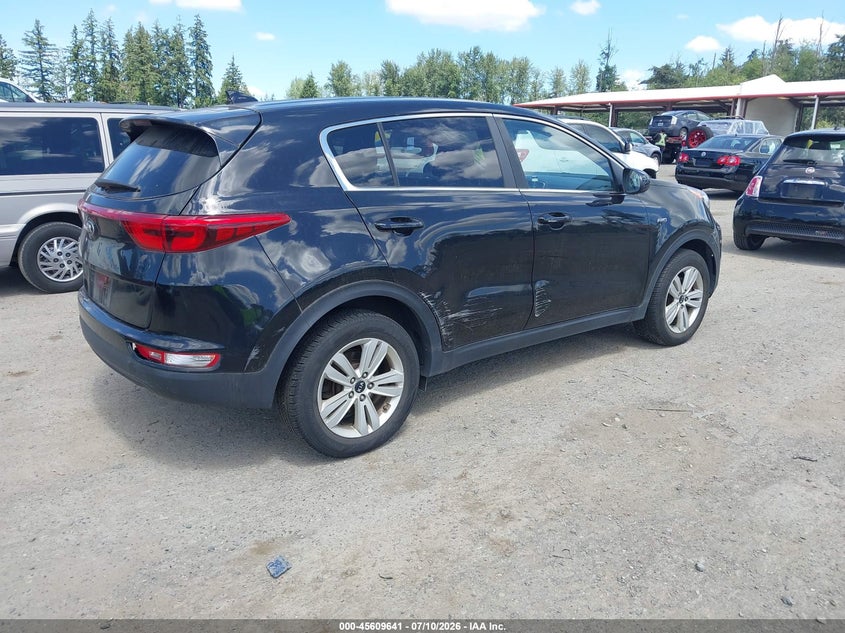 2017 Kia Sportage VIN KNDPMCAC9H7066305 IAAI salvage auction — NORMAL WEAR, Clear (Washington), sold $3,200 on 2026-07-15 (photo 4)