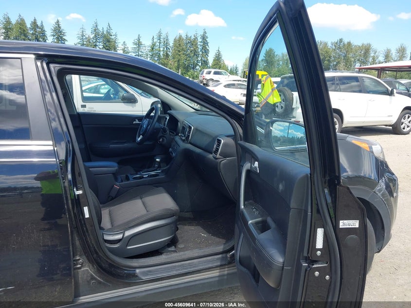 2017 Kia Sportage VIN KNDPMCAC9H7066305 IAAI salvage auction — NORMAL WEAR, Clear (Washington), sold $3,200 on 2026-07-15 (photo 5)
