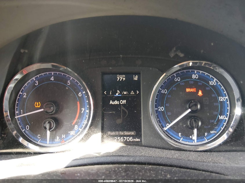 2017 Toyota Corolla VIN 5YFBURHE4HP608235 IAAI salvage auction — NORMAL WEAR, Clear (New Jersey), sold $3,325 on 2026-07-30 (photo 7)