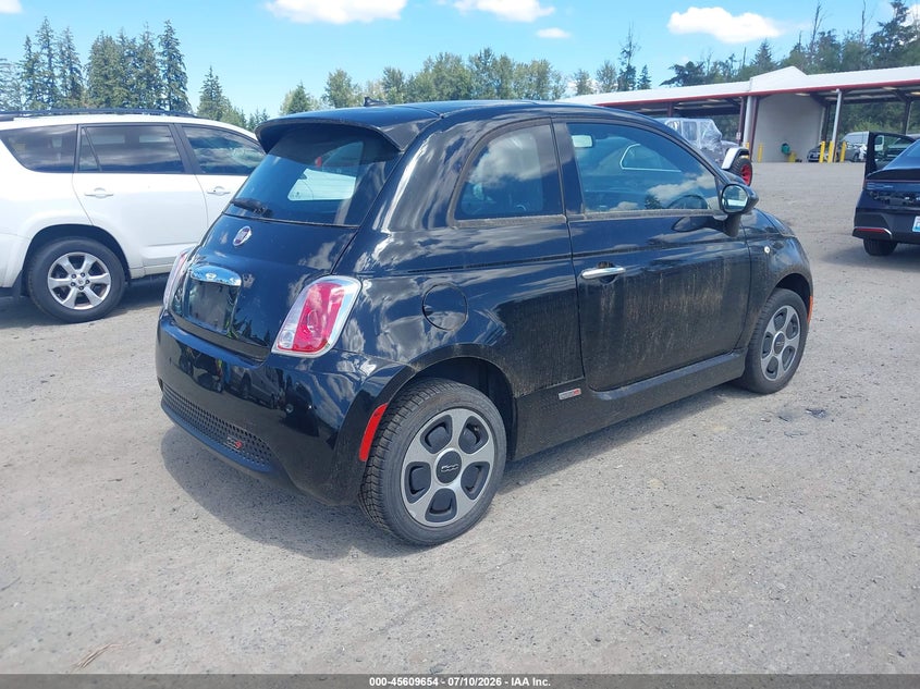 2014 Fiat 500e VIN 3C3CFFGE2ET175901 IAAI salvage auction — NORMAL WEAR, Clear (Washington), sold $775 on 2026-07-29 (photo 4)