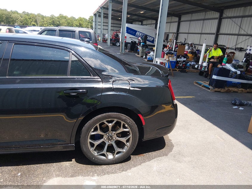 2016 Chrysler 300 VIN 2C3CCABT6GH194626 IAAI salvage auction — NORMAL WEAR, Repossession Paperwork (South Carolina), sold $7,825 on 2026-08-12 (photo 6)