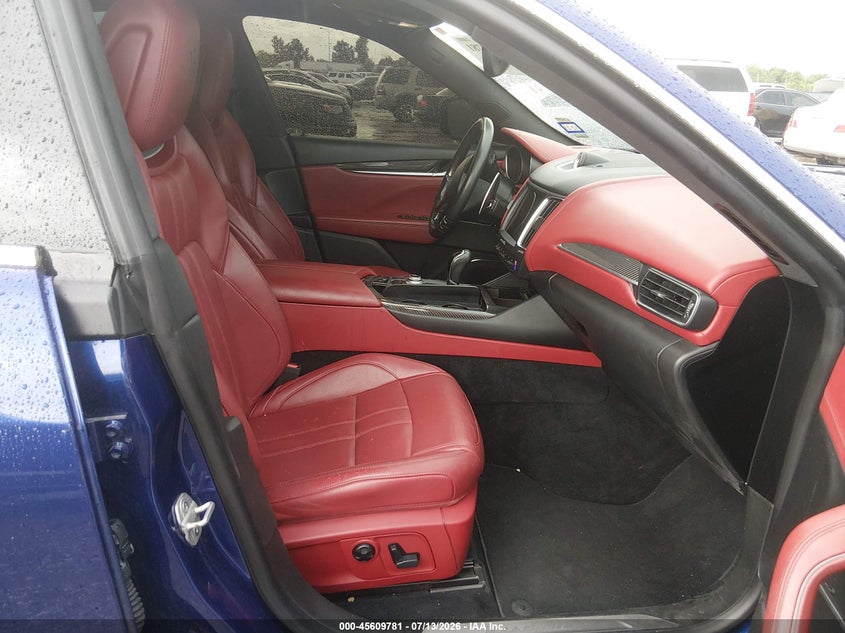 2017 Maserati Levante VIN ZN661YUS8HX260701 IAAI salvage auction — NORMAL WEAR, Original (Texas), sold $25 on 2026-08-05 (photo 5)