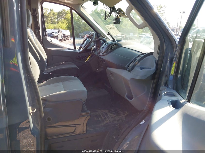 2019 Ford Transit-250 VIN 1FTYR3XM1KKA97266 IAAI salvage auction — REAR END, Clear (Indiana), sold $8,600 on 2026-08-11 (photo 5)