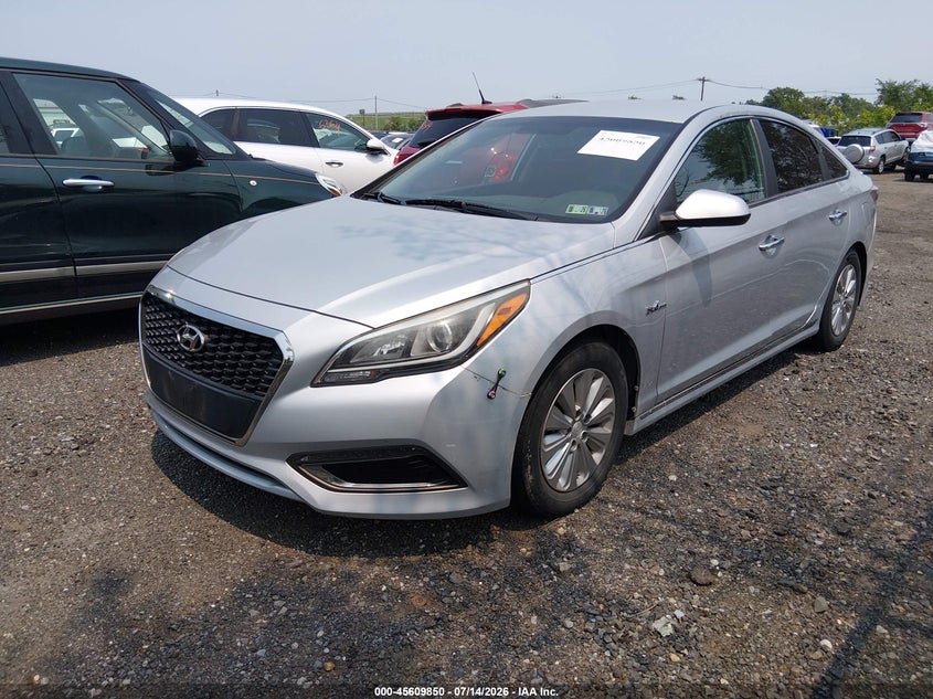 2017 Hyundai Sonata hybrid VIN KMHE24L31HA075661 IAAI salvage auction — NORMAL WEAR, Clear (New Jersey), sold $1,150 on 2026-07-20 (photo 2)