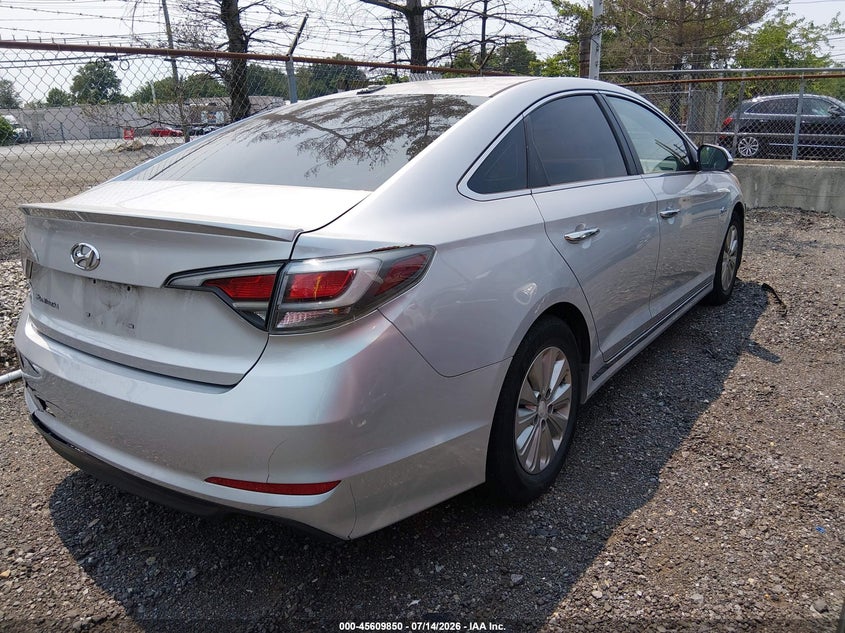 2017 Hyundai Sonata hybrid VIN KMHE24L31HA075661 IAAI salvage auction — NORMAL WEAR, Clear (New Jersey), sold $1,150 on 2026-07-20 (photo 4)