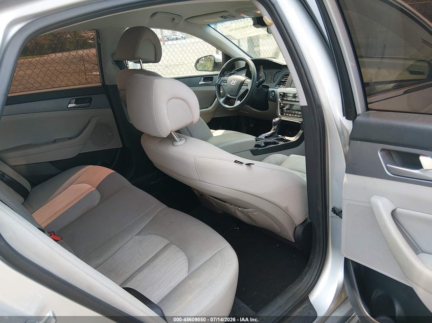 2017 Hyundai Sonata hybrid VIN KMHE24L31HA075661 IAAI salvage auction — NORMAL WEAR, Clear (New Jersey), sold $1,150 on 2026-07-20 (photo 8)