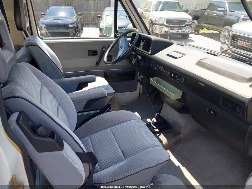 1990 Volkswagen Vanagon VIN WV2YB0250LH012274 IAAI salvage auction — NORMAL WEAR, Clear-Dealer Only (North Carolina), sold $4,350 on 2026-07-30 (photo 5)