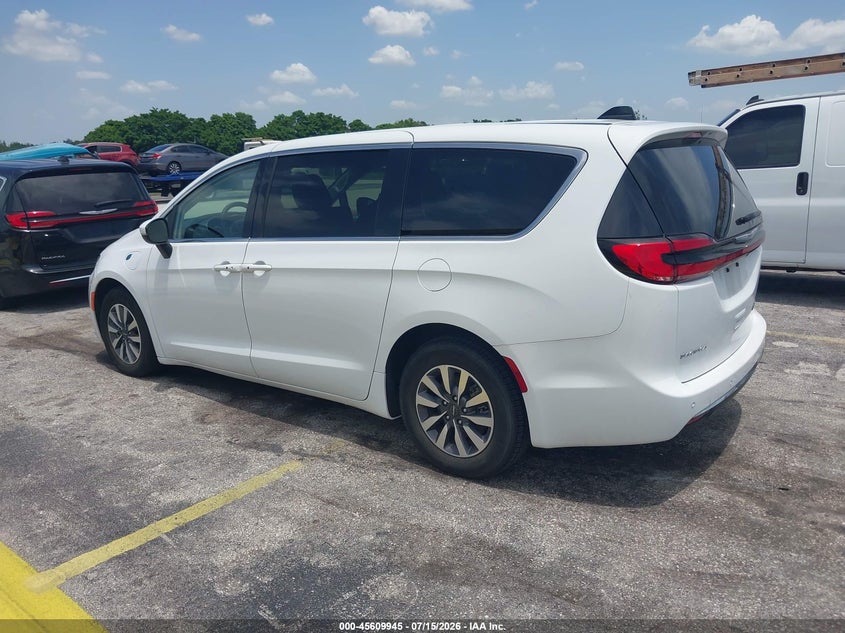 2023 Chrysler Pacifica VIN 2C4RC1L71PR622300 IAAI salvage auction — WATER/FLOOD, Enterprise Vehicles Salvage Only (Florida), sold $8,500 on 2026-07-19 (photo 3)