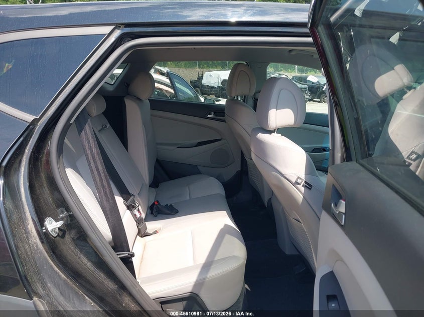 2018 Hyundai Tucson VIN KM8J2CA46JU779959 IAAI salvage auction — NORMAL WEAR, Original (Maine), sold $2,900 on 2026-07-31 (photo 8)