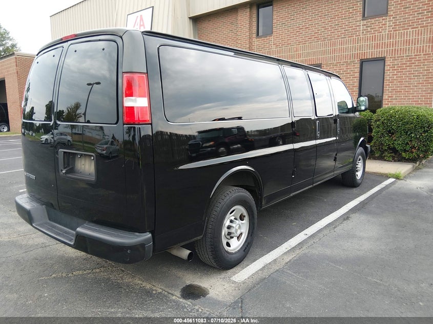 2020 Chevrolet Express 2500 VIN 1GAZGNFP1L1235759 IAAI salvage auction — NORMAL WEAR, SF97 (Virginia), sold $18,250 on 2026-07-22 (photo 4)
