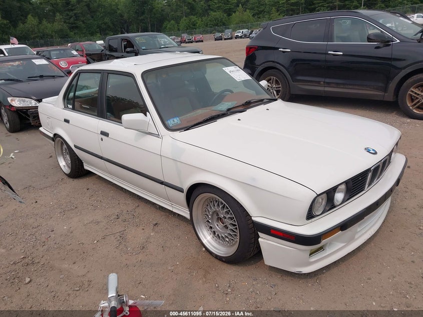 1990 BMW 3 series VIN WBAAD2318LED27004 — IAAI salvage auction photo