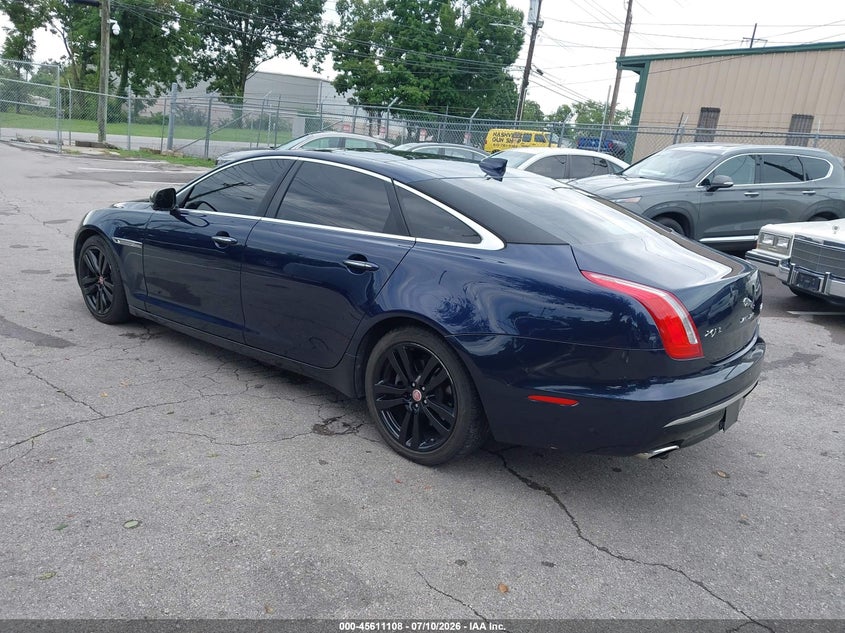 2016 Jaguar Xj series VIN SAJWJ2GD1G8V93229 IAAI salvage auction — NORMAL WEAR, Clear (Tennessee), sold $1,800 on 2026-07-26 (photo 3)