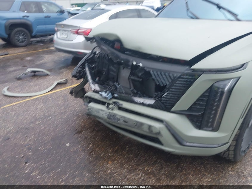 2026 Cadillac Xt4 VIN 1GYC3MML7TZ710071 IAAI salvage auction — FRONT END, Original (Texas), sold $35,000 on 2026-08-13 (photo 6)