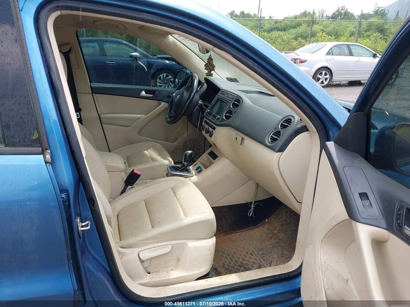 2017 Volkswagen Tiguan VIN WVGBV7AX1HK008084 IAAI salvage auction — NORMAL WEAR, Original (West Virginia), sold $1,675 on 2026-07-28 (photo 5)